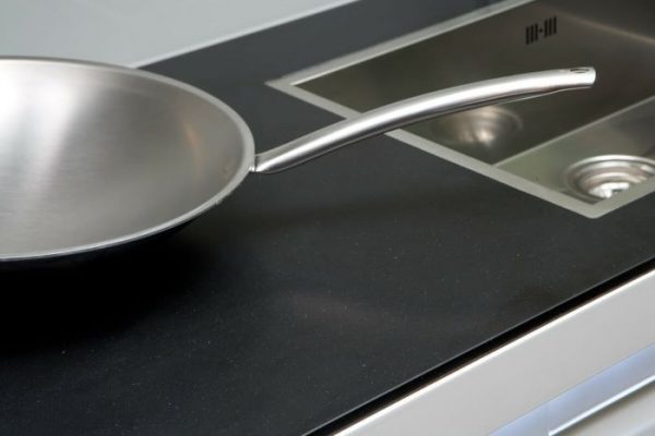 Jet_Black_Caesarstone_Kitchen