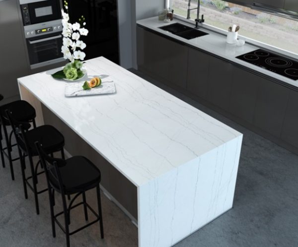 LuceDiLuna_Vicostone_Waterfall