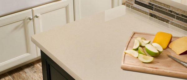 sahara-beige-qquartz_table