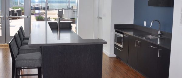 shadow-gray-qquartz-kitchen