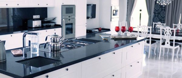 sparkling-black-qquartz_kitchen