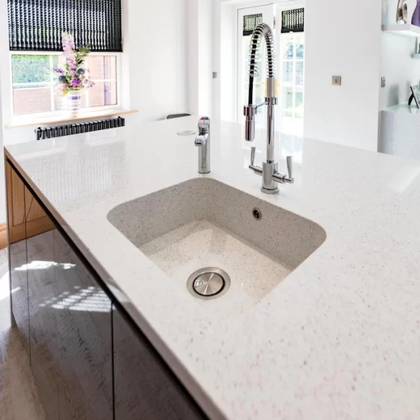 StellarSnow_Silestone)vanity